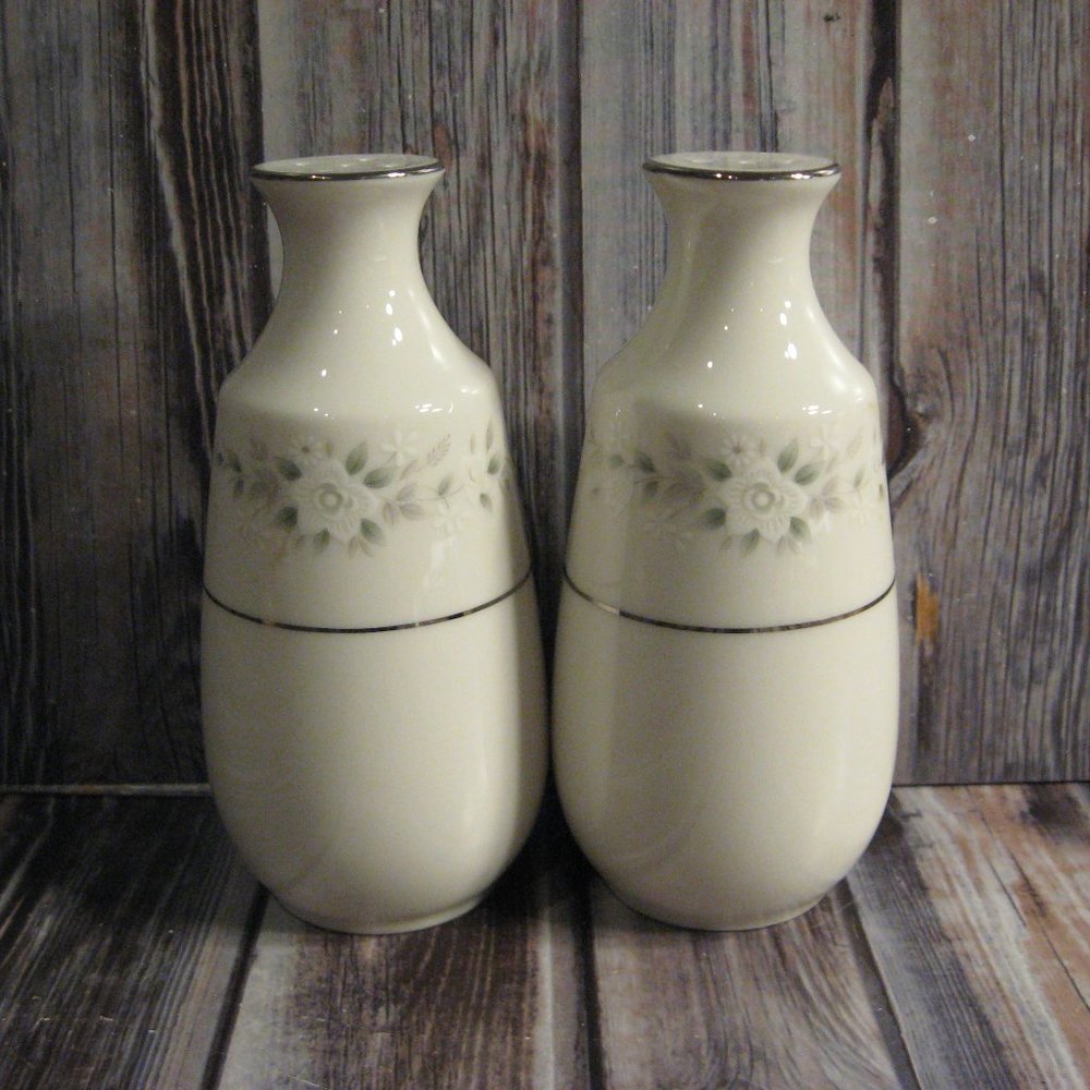 NORITAKE HEATHER SALT & PEPPER SET